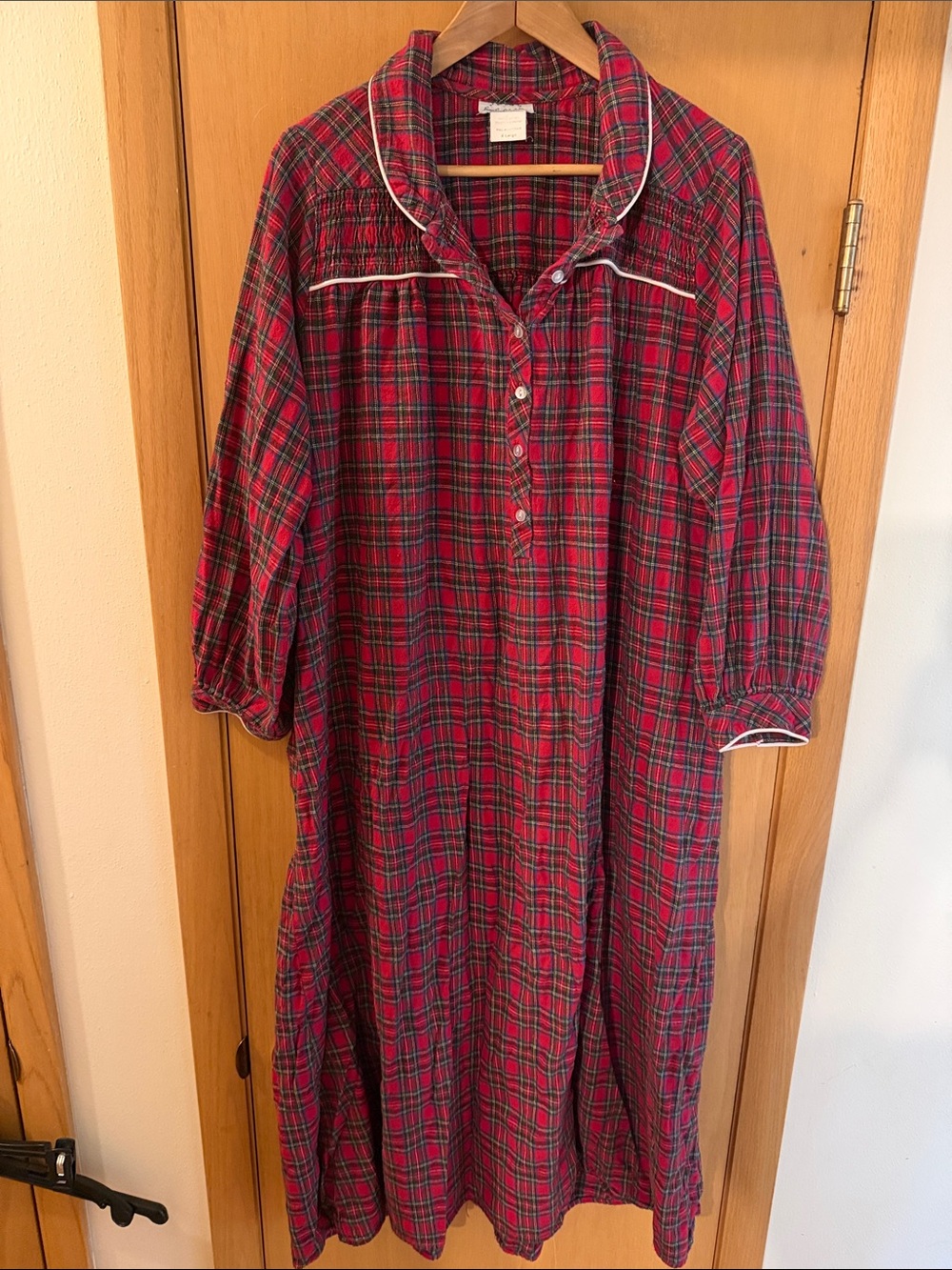 Lanz of Salzburg Women’s Plaid Flannel Long Nightgown Red Size XL